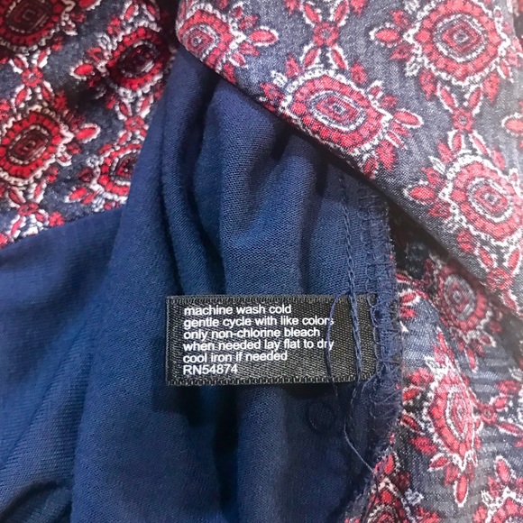 The Limited sleeveless top. - Picture 2 of 5